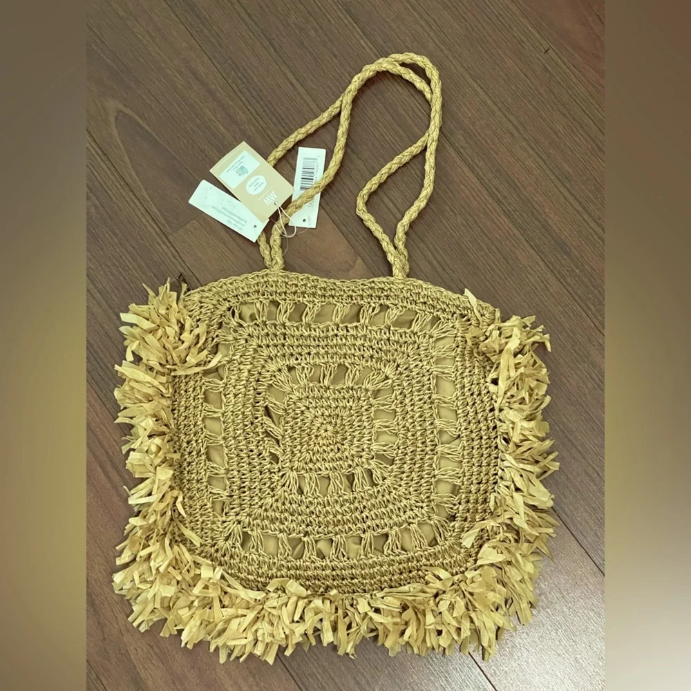 Most Wanted USA Seagrass Woven Tote new with tags tan brown color zip shoulder - Picture 3 of 5